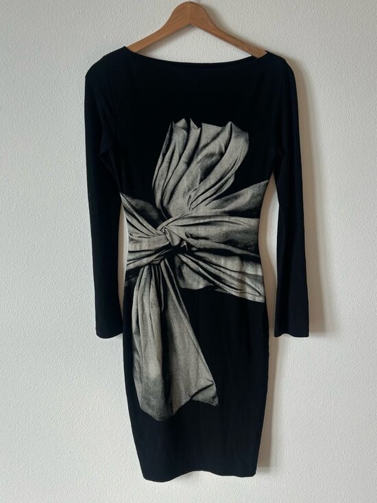 Graphic Bodycon Dress — Size S (3/4) — Spanish Designer - Picture 4 of 6